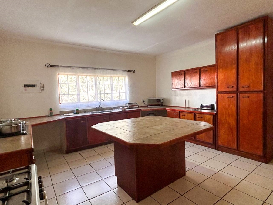 Commercial Property for Sale in Vyfhoek A H North West